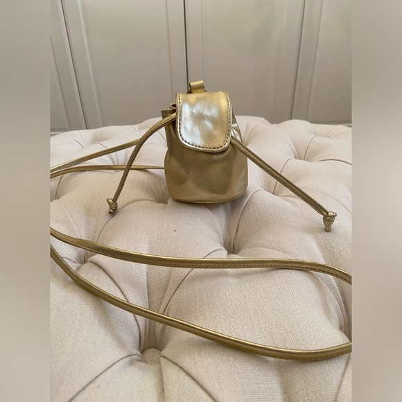 Vintage 80’s Gold Ultra Mini Back Pack - Picture 2 of 5